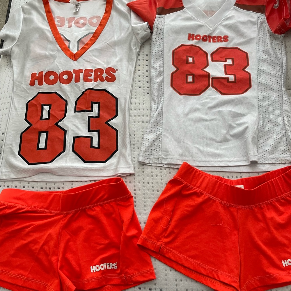 Hooters Outfit